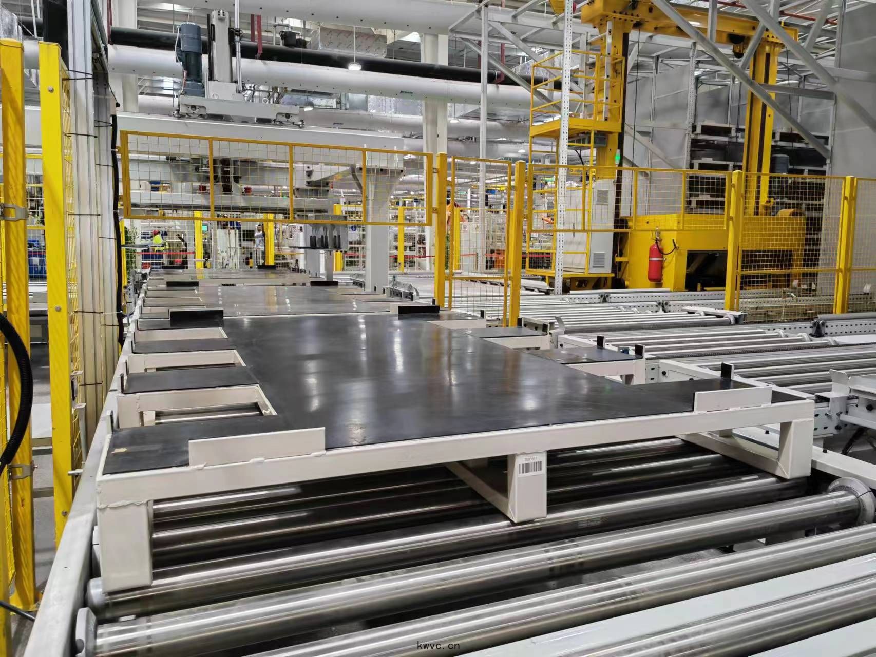 立(lì)庫(kù)托(tuō)盤案(àn)例——某(mǒu)新能源汽車(chē)公司(sī)