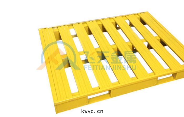 重型川字型(xíng)鋼製托(tuō)盤在自動化(huà)倉庫中(zhōng)的(dí)應用(yòng)